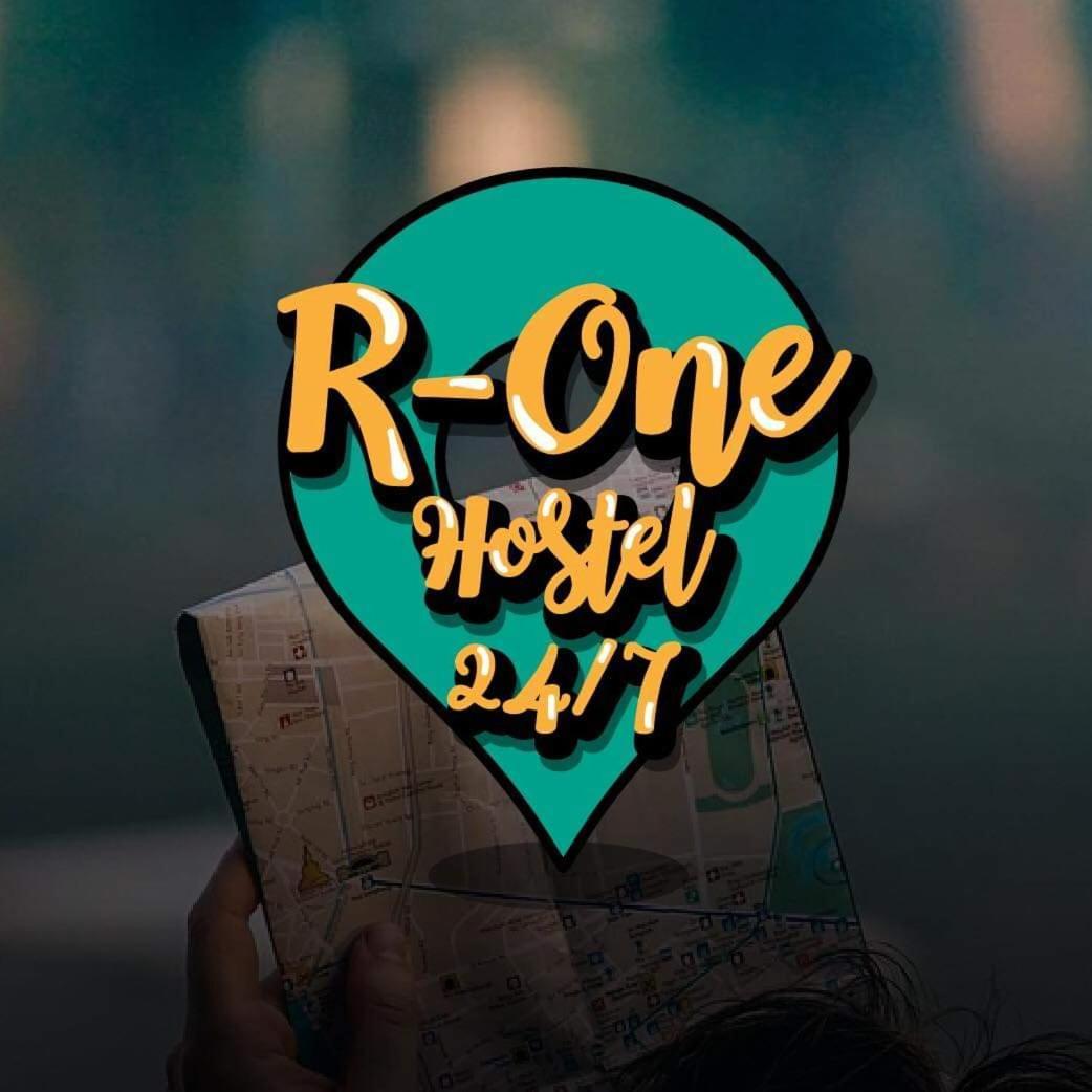 R-One 24/7 Hotell Bangkok Eksteriør bilde
